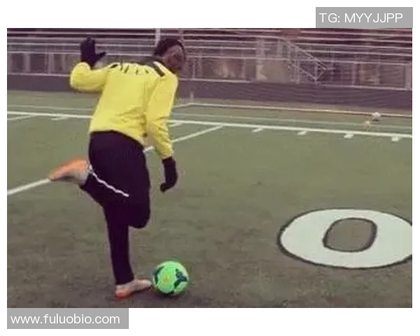 学足球明星射门技巧对男生的影响与提升效果分析